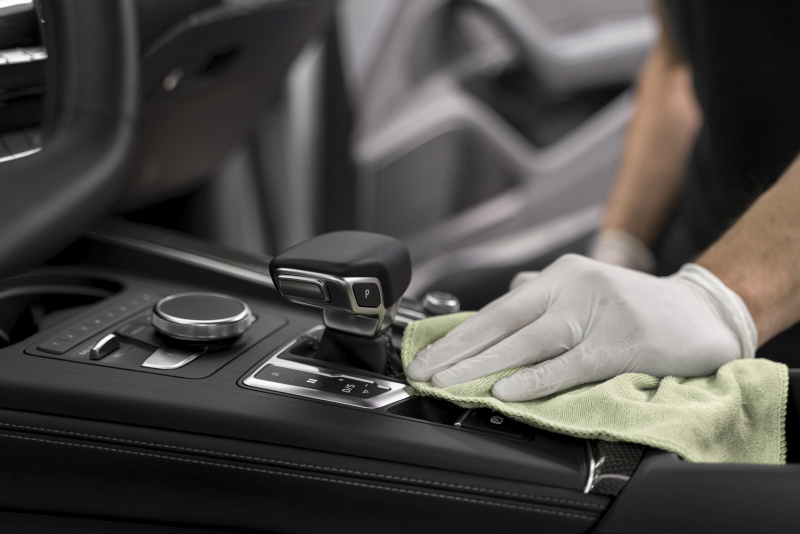 CISTENIE interieru prevodovka